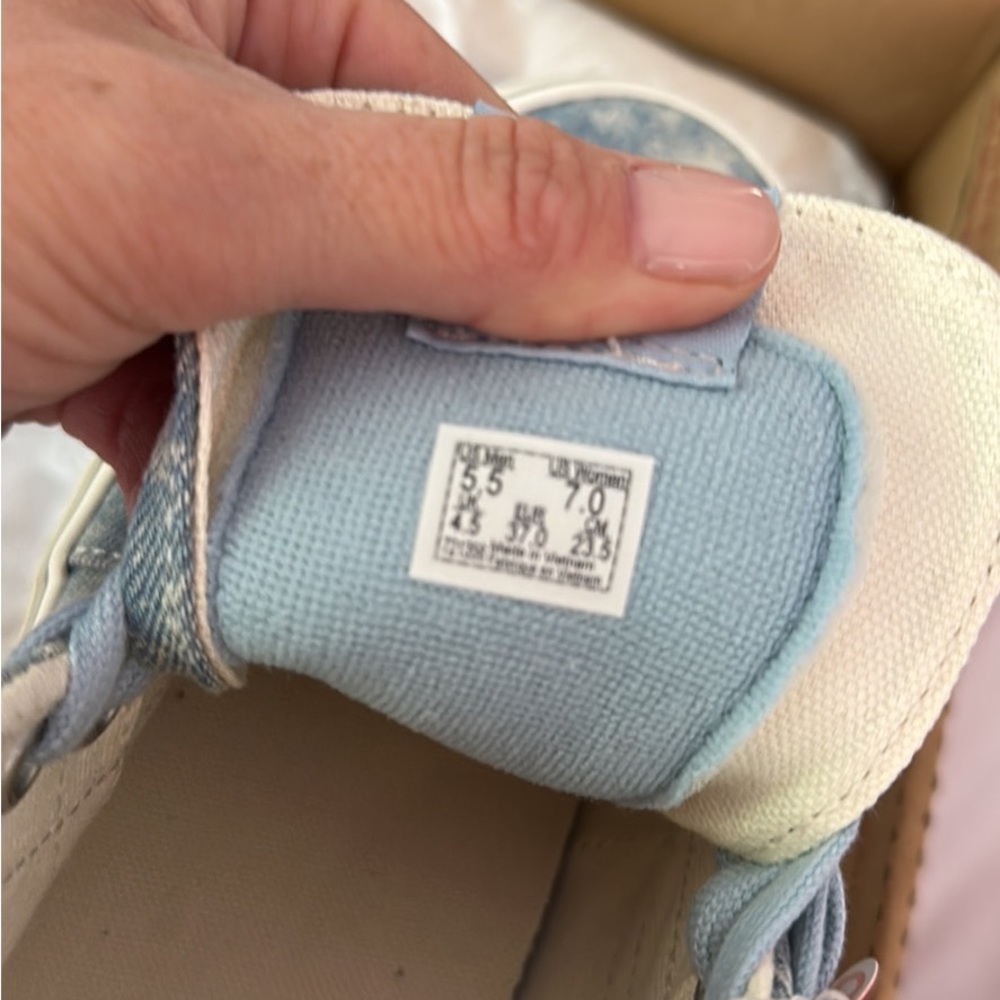 New! Vans sk8 hi denim destroy (acid wash denim)